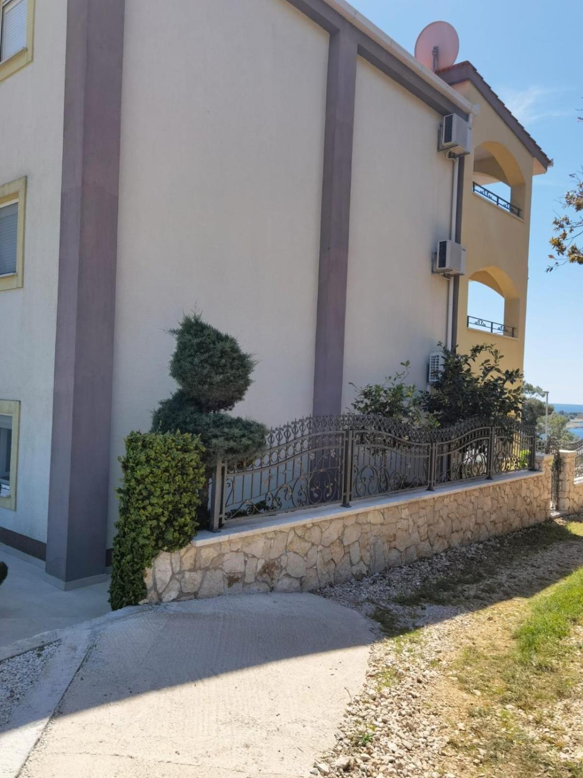 Apartments Annie Rogoznica  Bagian luar foto