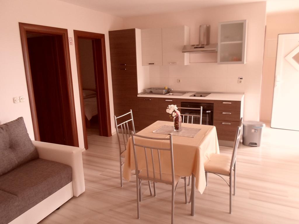 Apartments Annie Rogoznica  Ruang foto