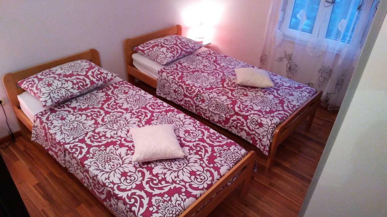 Apartments Annie Rogoznica  Bagian luar foto