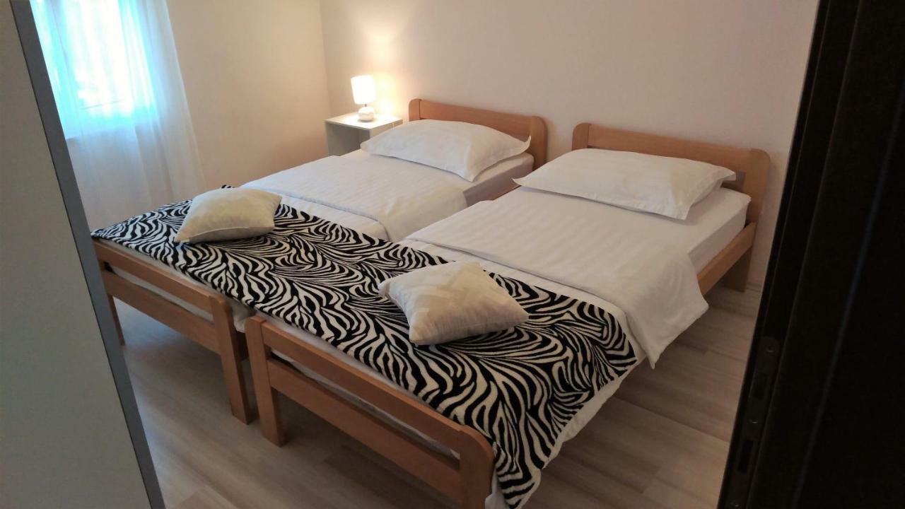 Apartments Annie Rogoznica  Bagian luar foto
