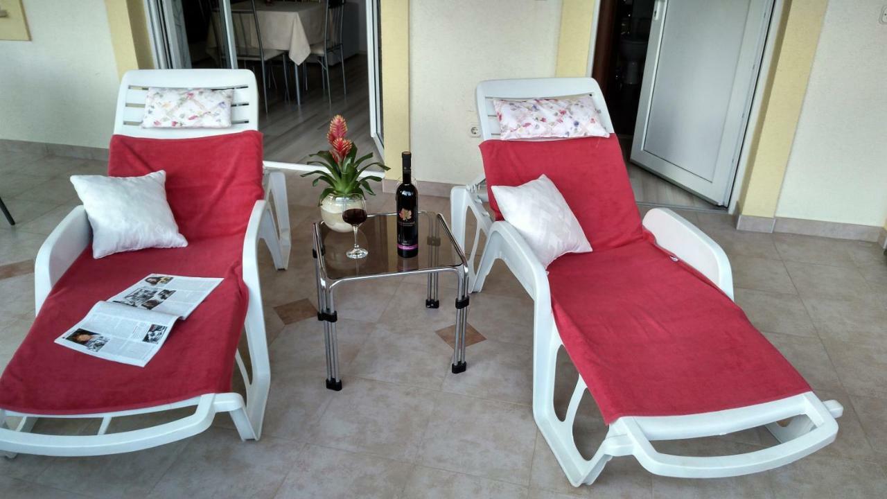 Apartments Annie Rogoznica  Bagian luar foto
