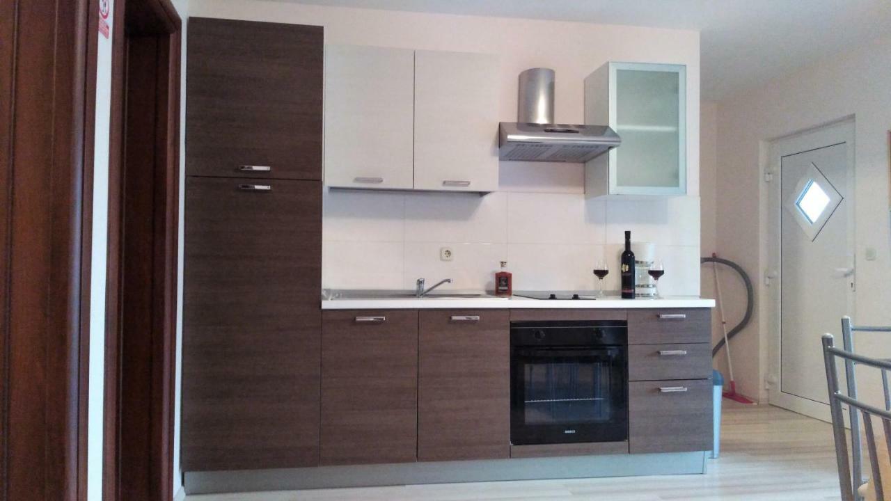 Apartments Annie Rogoznica  Bagian luar foto